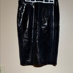 Louis Feraud Shimmering Black leather  Pencil Skirt